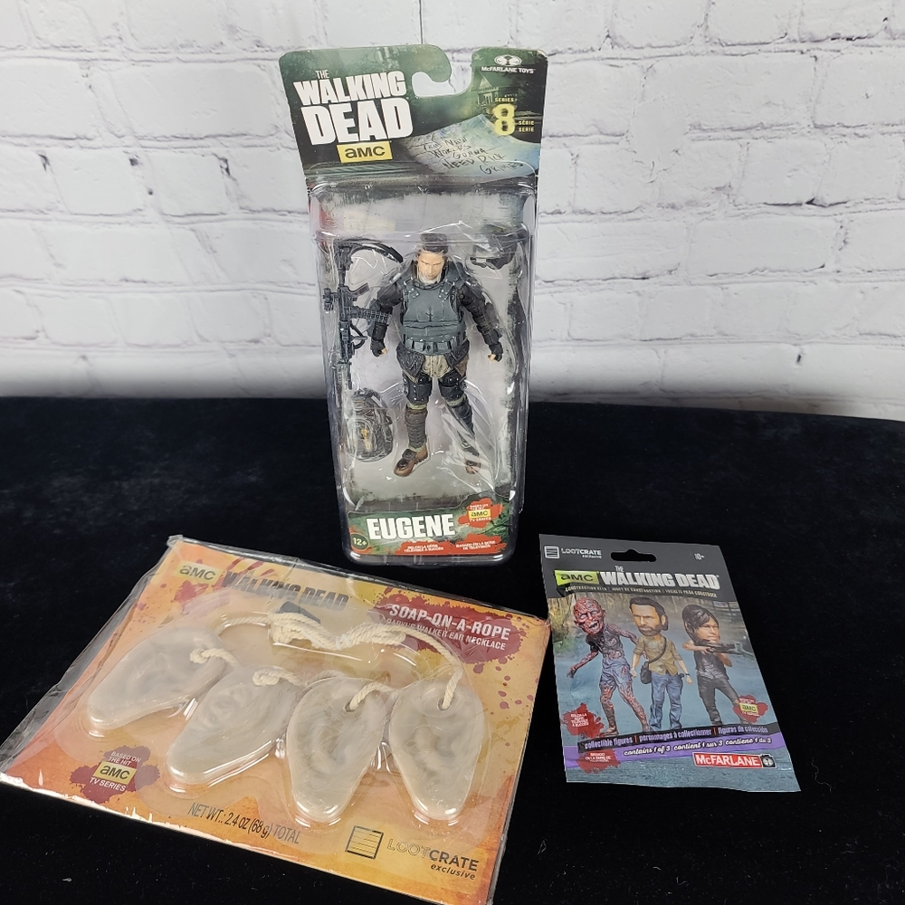 Walking Dead  3 piece small box New in pack…